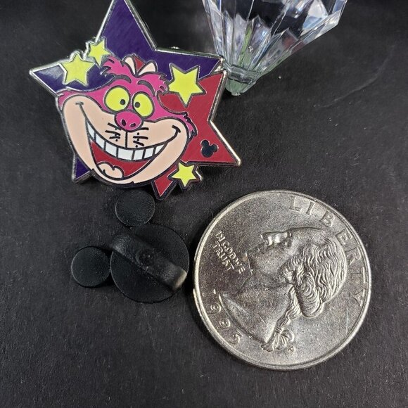 Disney Cheshire Trading Pin Hidden Mickey Alice Wonderland Star Lapel Pin Badge - Picture 2 of 6